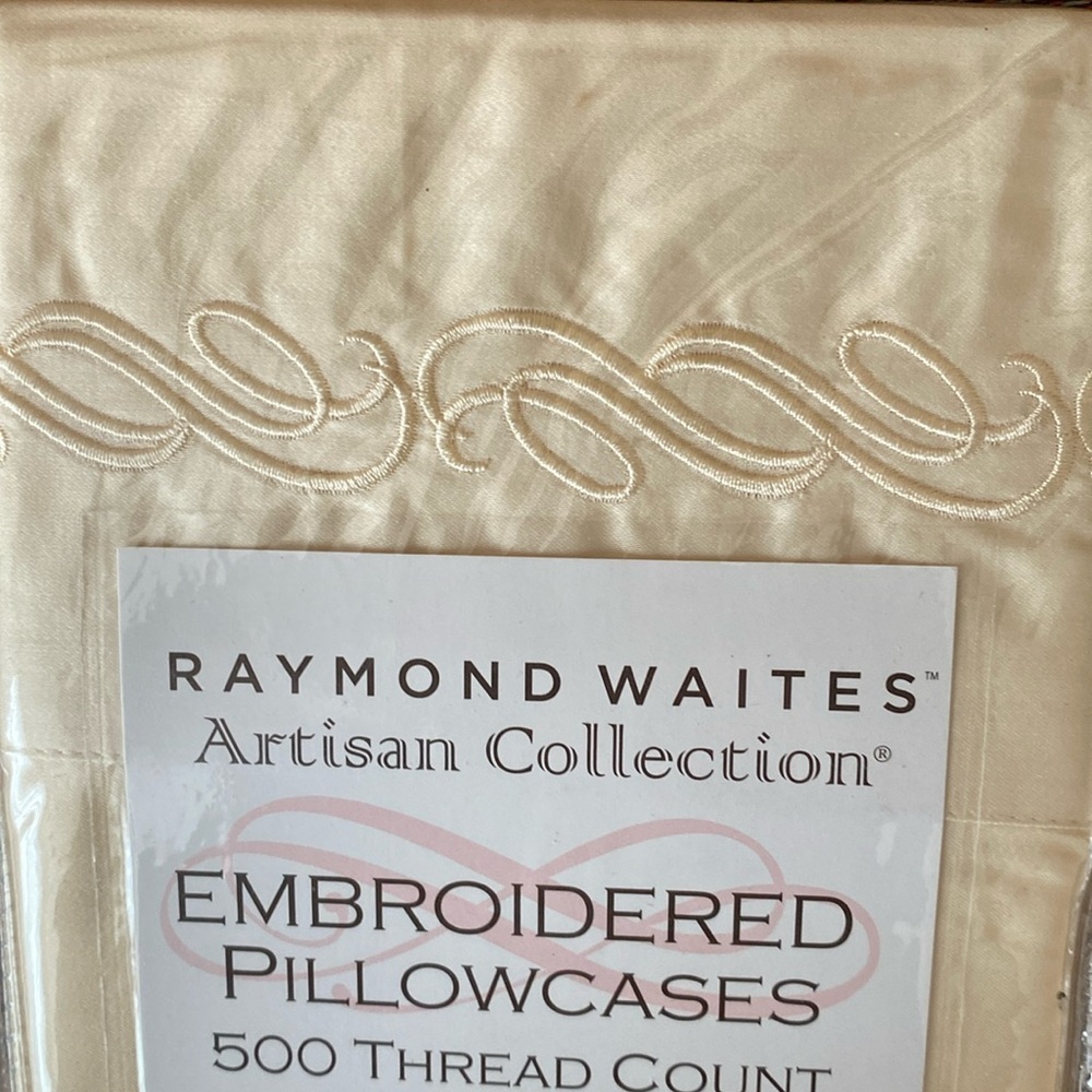 RAYMOND WAITES EMBROIDERED 500 Tread 2 STANDARD PILLOWCASES 20 X 32, NEW package - Picture 2 of 3